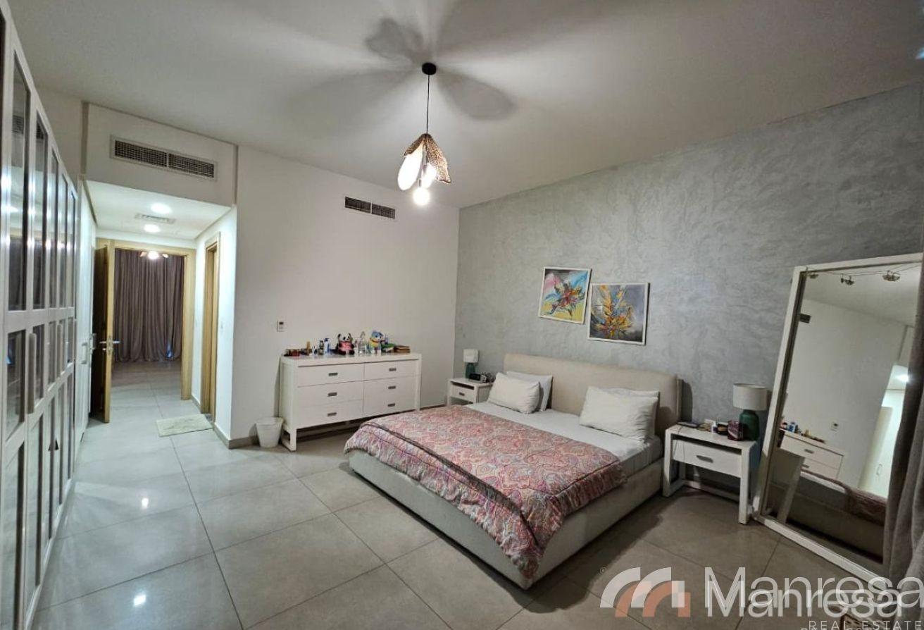 3 Bed room | Prime Location | Spacious photo 8