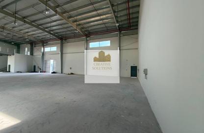Warehouse - Studio - 3 Bathrooms for rent in Umm Al Thuoob - Umm Al Quwain
