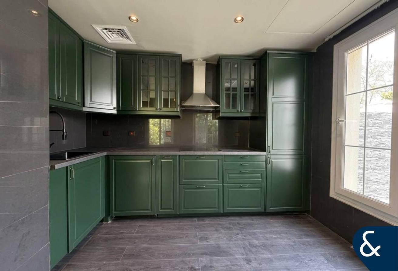 Vacant Now | Single Row | Type 4E | Villa photo 4