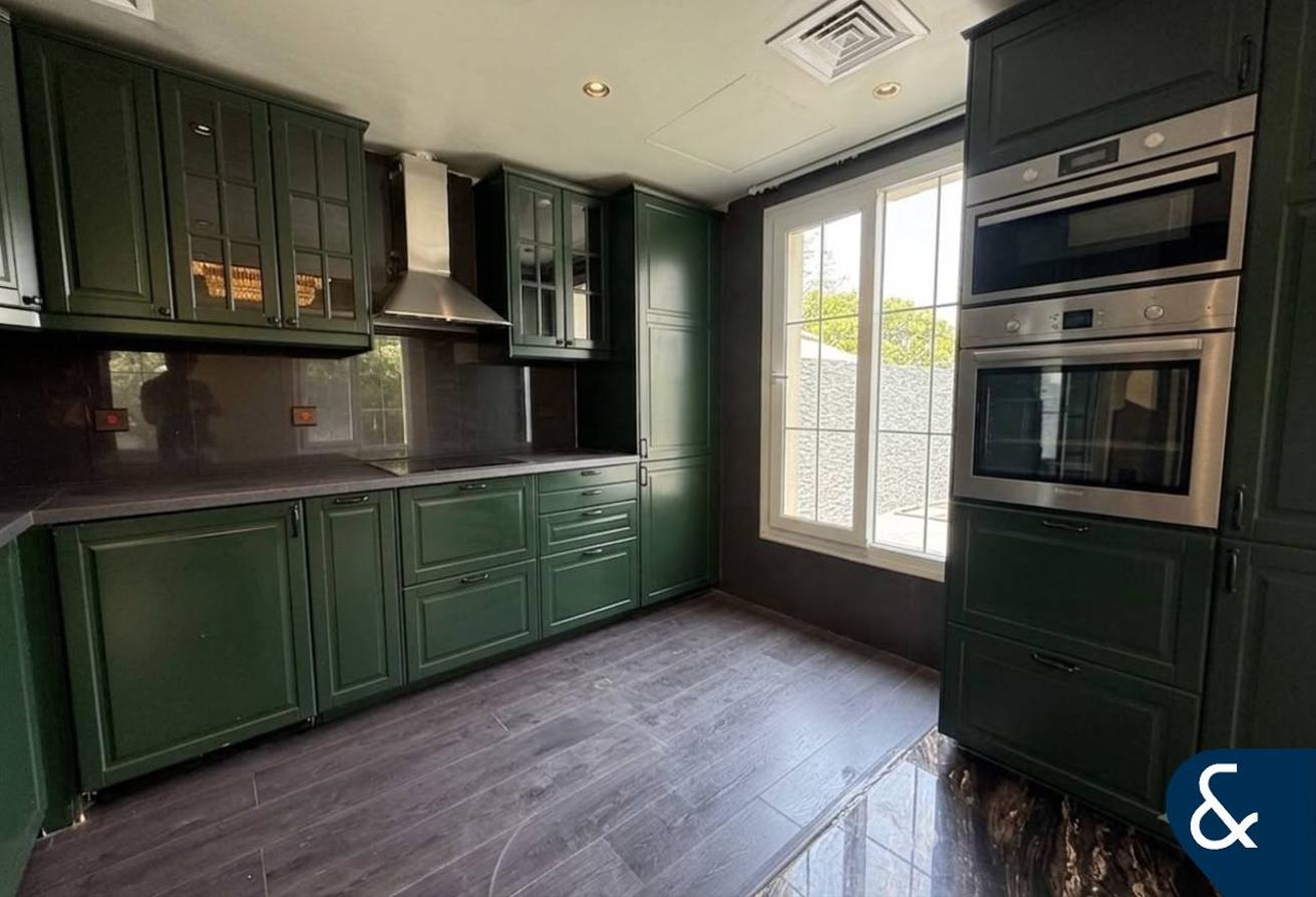 Vacant Now | Single Row | Type 4E | Villa photo 6