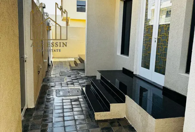 146000301 - Property Image 2