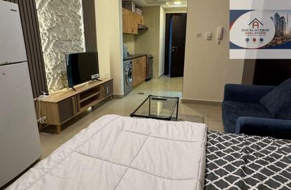 Apartment - Studio - 1 Bathroom for rent in Safia Tower - Al Majaz 3 - Al Majaz - Sharjah Apartment - Studio - 1 Bathroom for rent in Safia Tower - Al Majaz 3 - Al Majaz - Sharjah