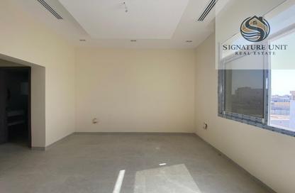 Villa - 4 Bedrooms - 6 Bathrooms for rent in Al Aweer 1 - Al Aweer - Dubai