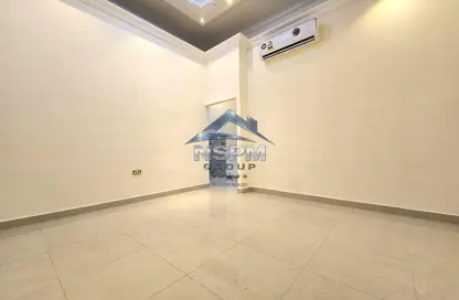 شقة - 1 حمام للايجار في حديقة المشرف - المشرف - أبوظبي