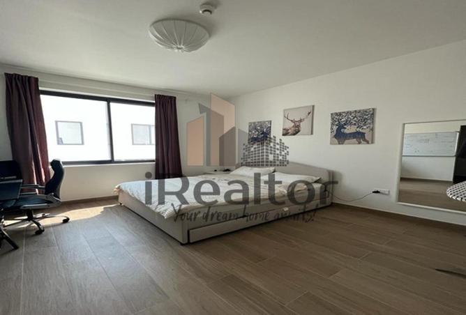 Spacious 2+1 TH | Vacant Ready to Move — photo 2