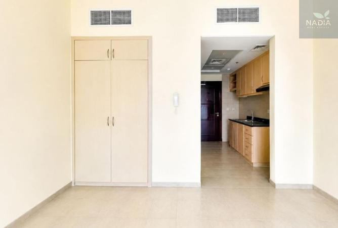Lowest Price | Large Studio | Close to Metro photo 3