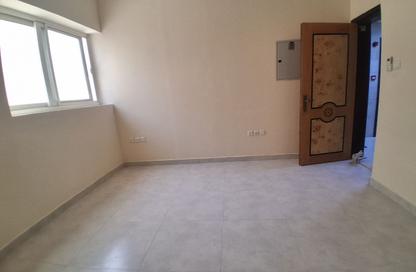 Apartment - 1 - 2 for rent in Fire Station Road - Muwaileh - Sharjah