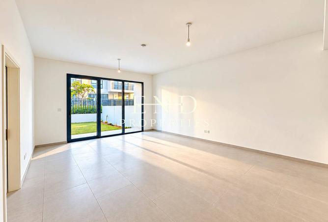 3-bed townhouse in Jebel Ali Village Townhouses — photo 3