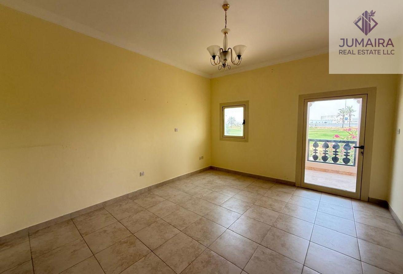 Spacious Duplex I Bright I Stunning Golf View .