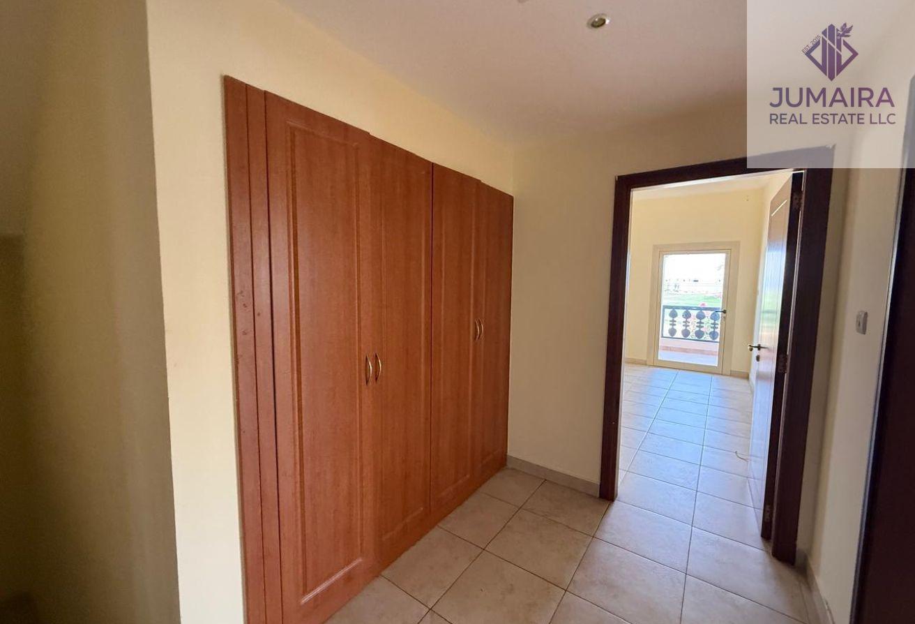 Spacious Duplex I Bright I Stunning Golf View .