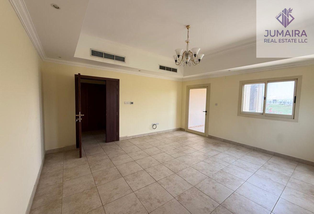Spacious Duplex I Bright I Stunning Golf View .