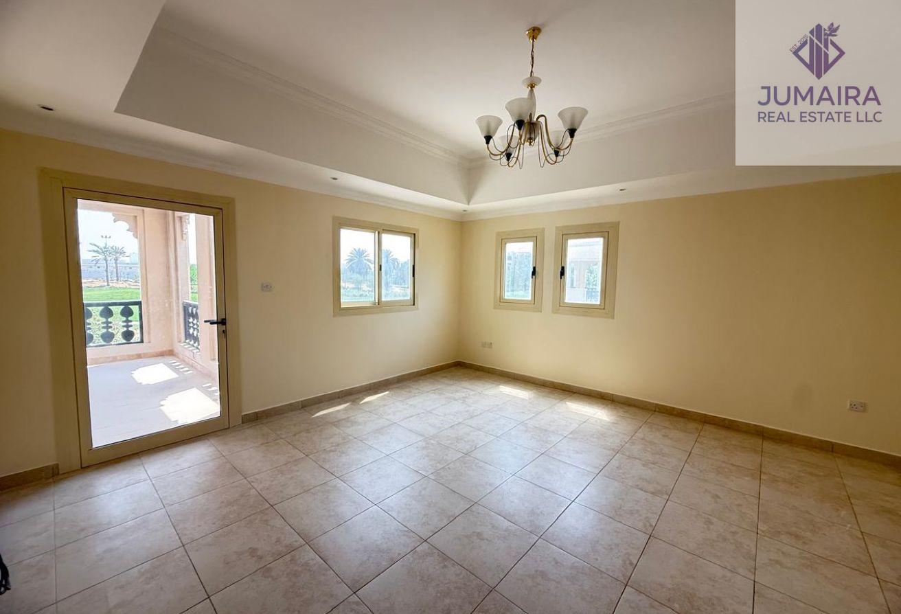 Spacious Duplex I Bright I Stunning Golf View .