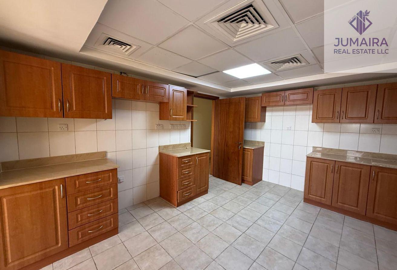 Spacious Duplex I Bright I Stunning Golf View .