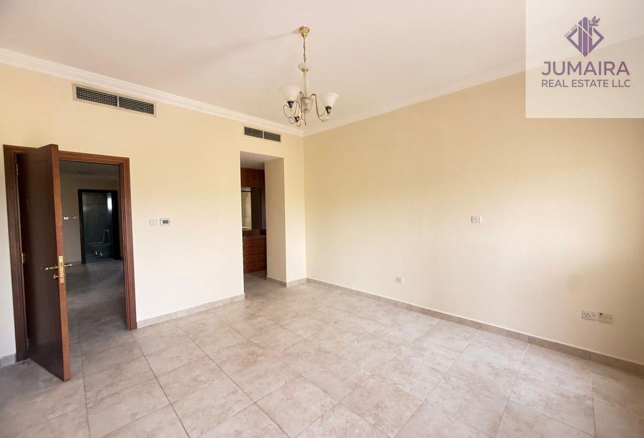 Spacious Duplex I Bright I Stunning Golf View .