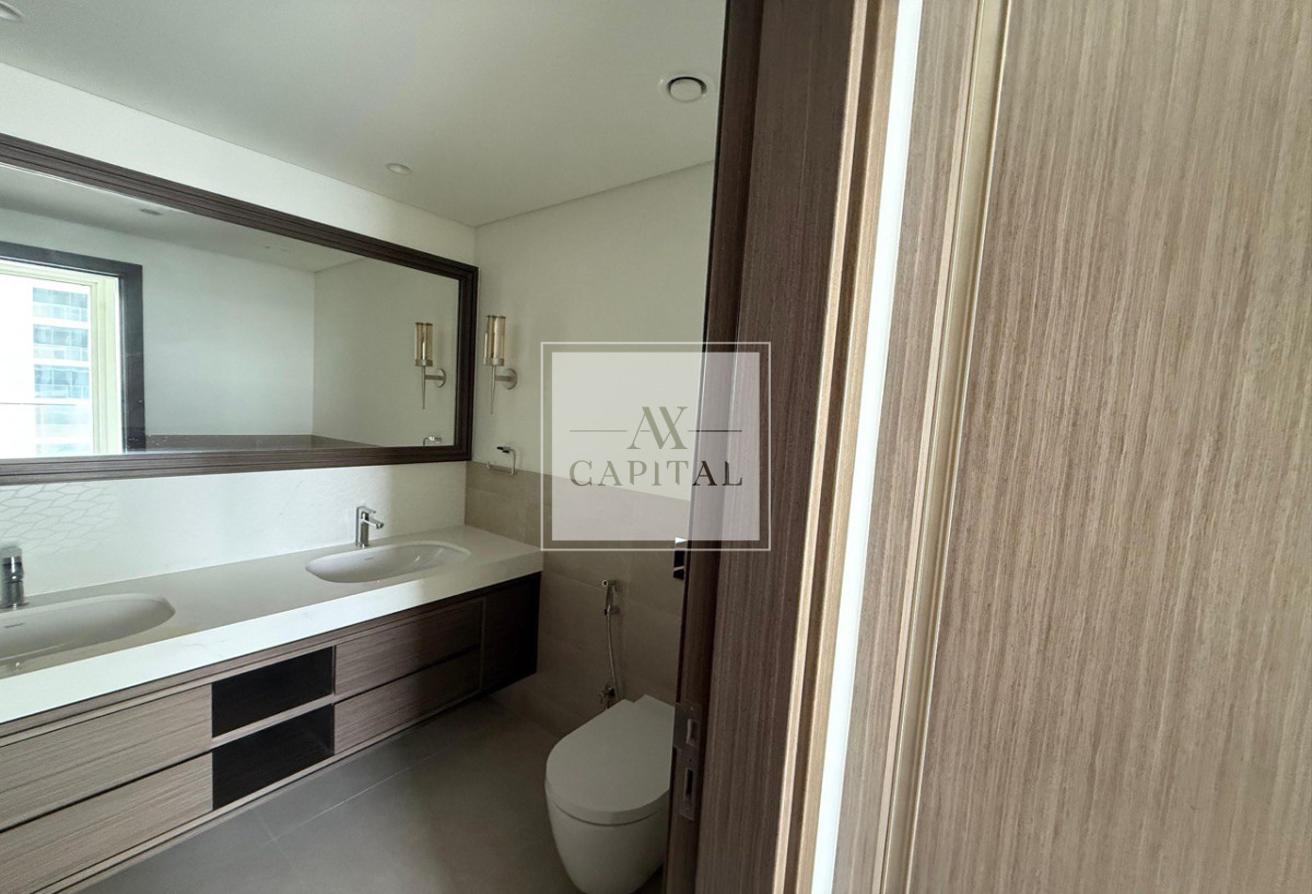 Modern 2BR | Private Balcony | Prime Location photo 18