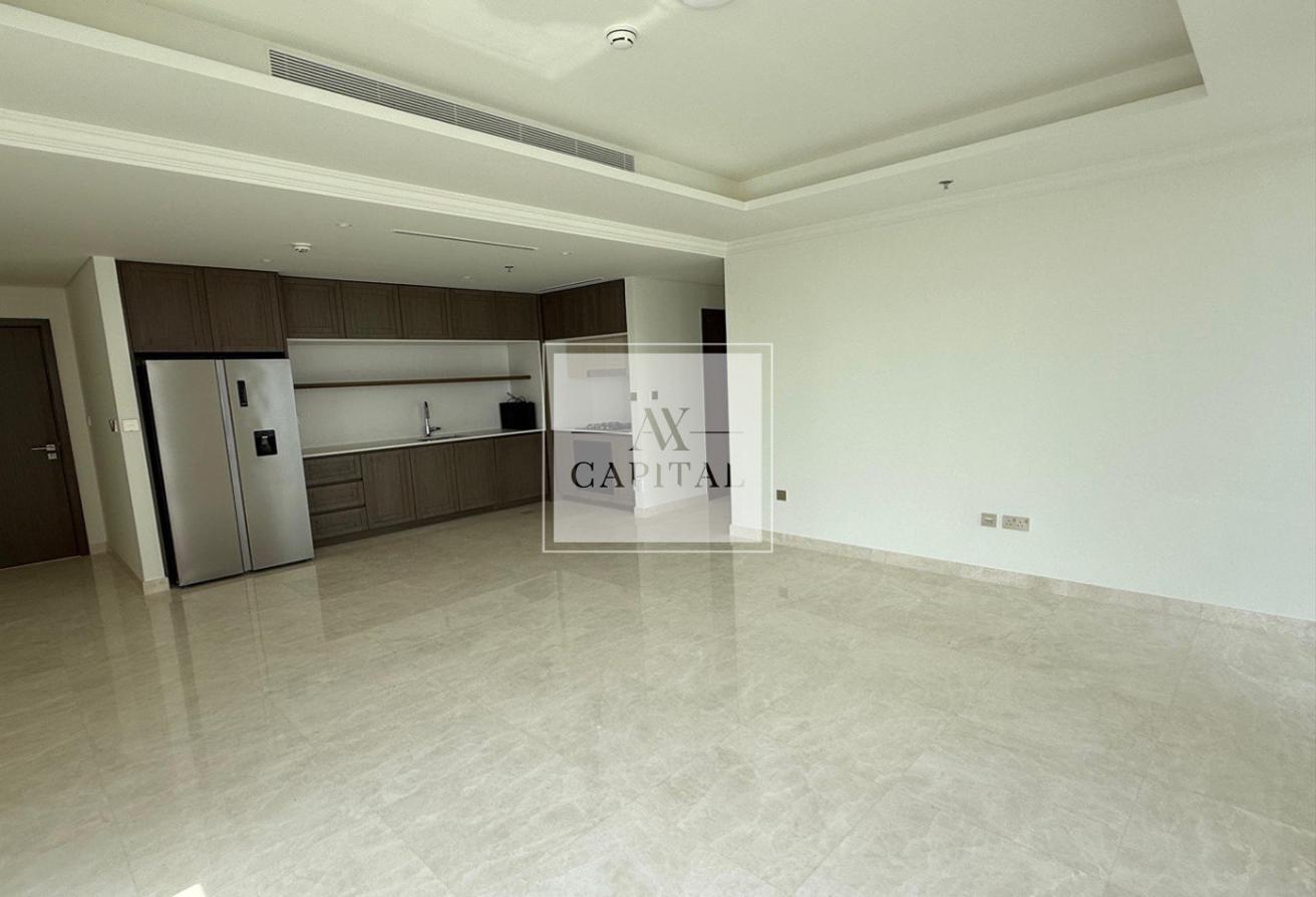 Modern 2BR | Private Balcony | Prime Location photo 13