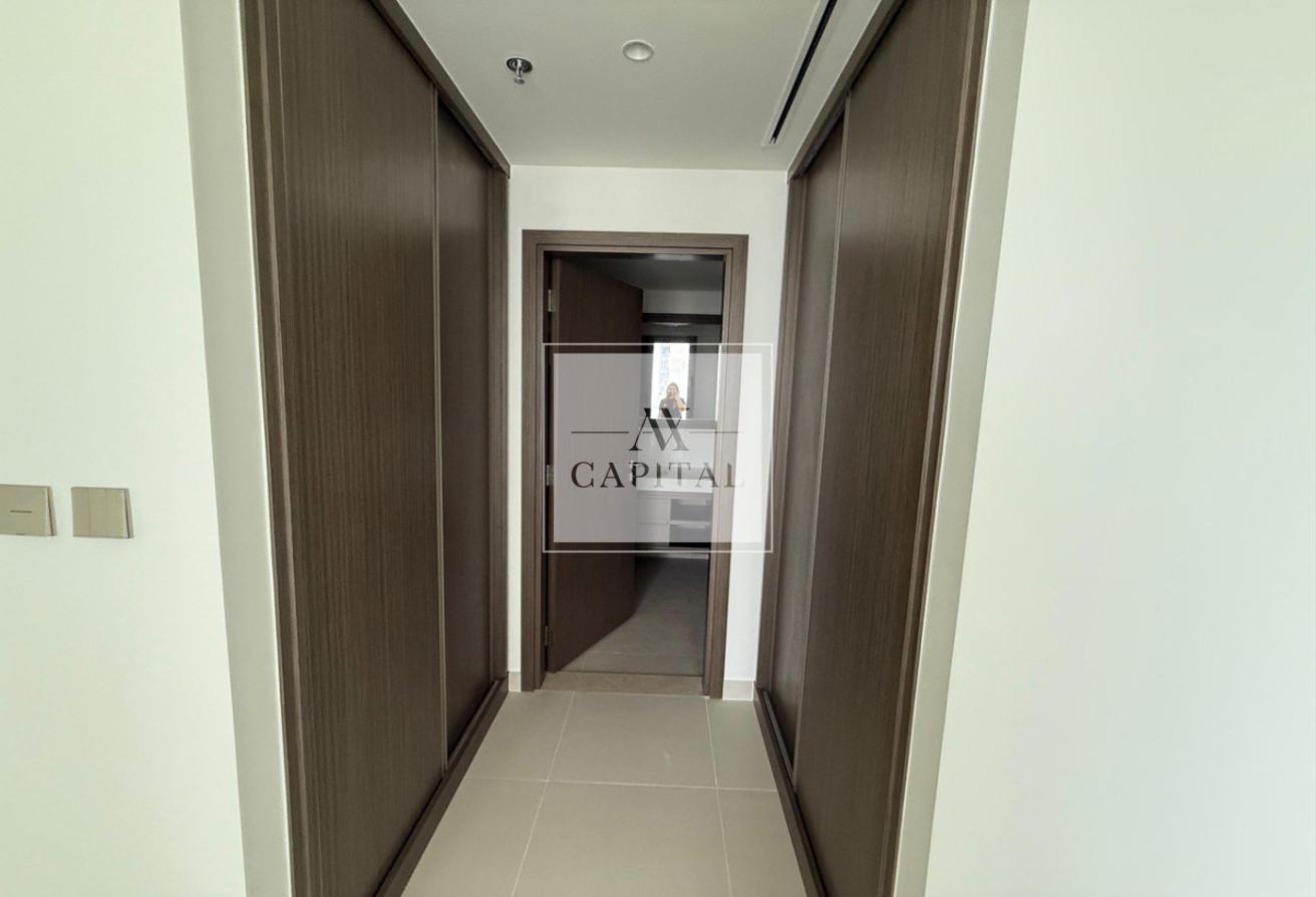 Modern 2BR | Private Balcony | Prime Location photo 15