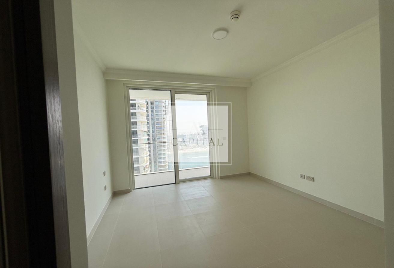 Modern 2BR | Private Balcony | Prime Location photo 16