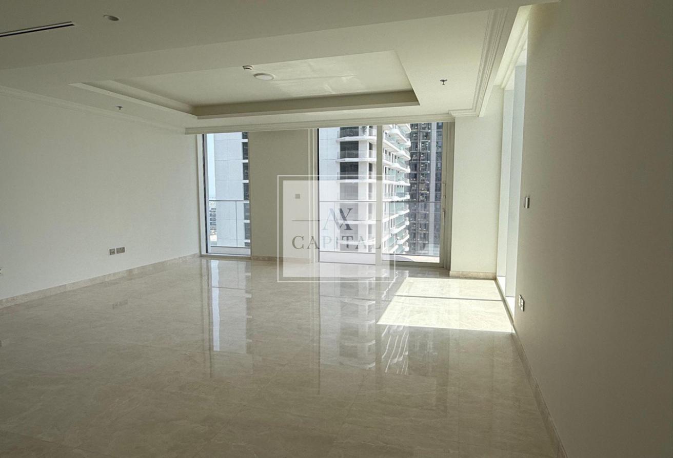 Modern 2BR | Private Balcony | Prime Location photo 4