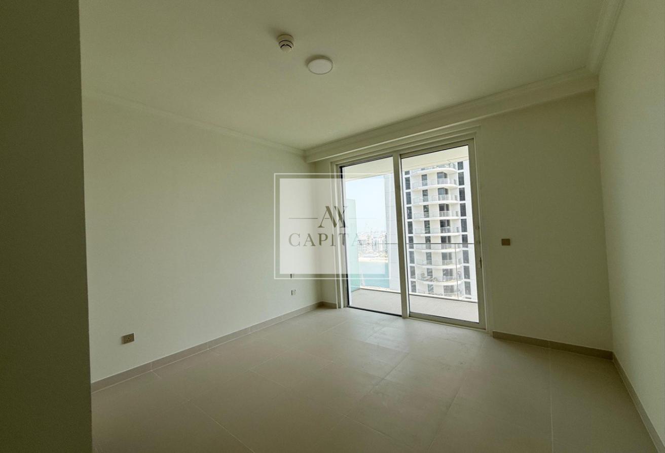 Modern 2BR | Private Balcony | Prime Location photo 8