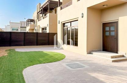 Villa - 5 - 5 for rent in Jumeirah 3 Villas - Jumeirah 3 - Jumeirah - Dubai