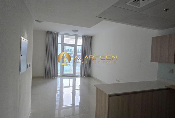 Modern Studio | Prime Location | Balcony