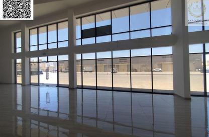 صالة عرض - استوديو - 2 حمامات للايجار في الجرف الصناعية 3 - الجرف الصناعية - عجمان