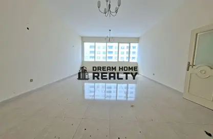 شقة - 2 غرف نوم - 2 حمامات للايجار في شارع التعاون الجديد - التعاون - الشارقة