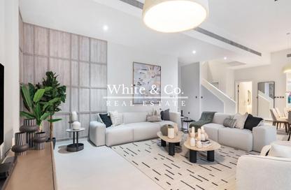 Villa - 5 Bedrooms - 6 Bathrooms for rent in Palma Residences - Palm Jumeirah - Dubai
