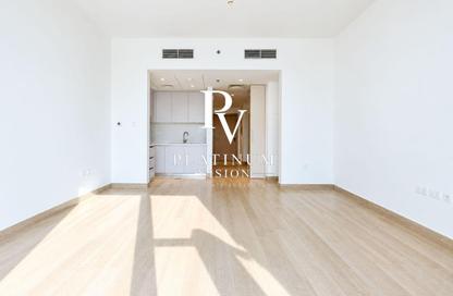 Apartment - Studio - 1 for rent in Waters Edge - Yas Island - Abu Dhabi Apartment - Studio - 1 for rent in Waters Edge - Yas Island - Abu Dhabi