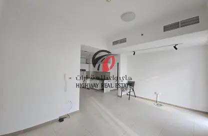 شقة - 2 غرف نوم - 2 حمامات للايجار في بوابة بن غاطي - الجداف - دبي