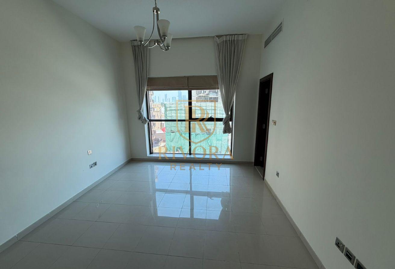 2BHK | SPACIOUS | HUGE BALCONY photo 5