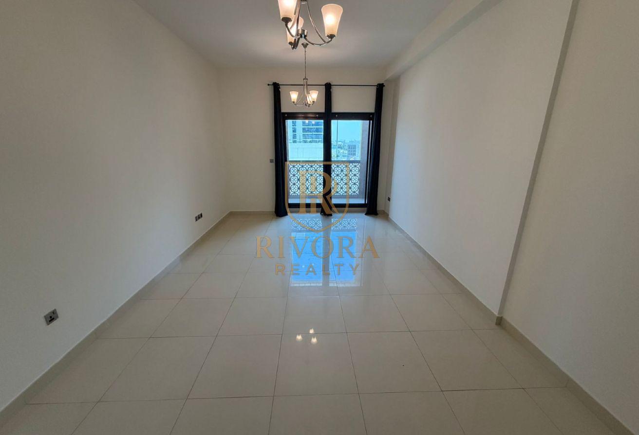 2BHK | SPACIOUS | HUGE BALCONY photo 8