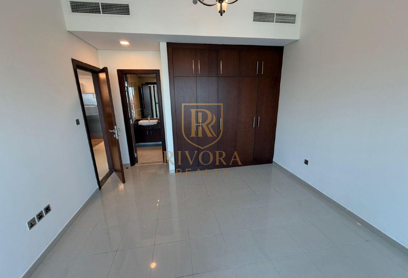 2BHK | SPACIOUS | HUGE BALCONY photo 16
