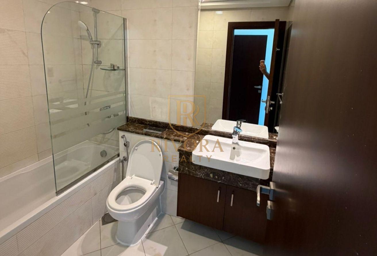 2BHK | SPACIOUS | HUGE BALCONY photo 17