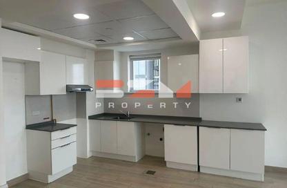 Apartment - 1 - 1 for rent in Bloom Towers B - Bloom Towers - District 10 - Jumeirah Village Circle - Dubai