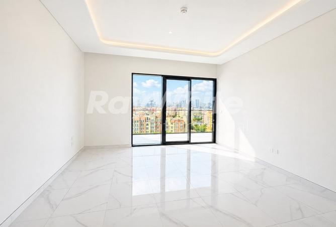 Brand New | Skyline View | Close to Metro photo 3