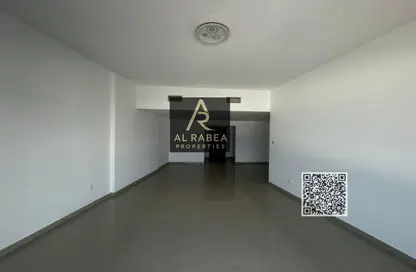Apartment - 3 Bedrooms - 4 Bathrooms for rent in Corniche Tower - Ajman Corniche Road - Ajman