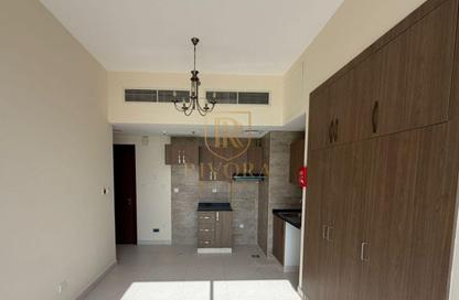 Apartment - Studio - 1 Bathroom for rent in Rose Building - Al Jaddaf - Dubai Apartment - Studio - 1 Bathroom for rent in Rose Building - Al Jaddaf - Dubai
