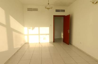 Apartment - 2 Bedrooms - 2 Bathrooms for rent in Al Plaza Building - Al Ghuair - Al Gharb - Sharjah
