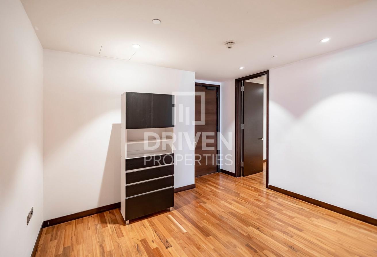 Huge Layout | Ready to Move in | Cityscape View photo 18