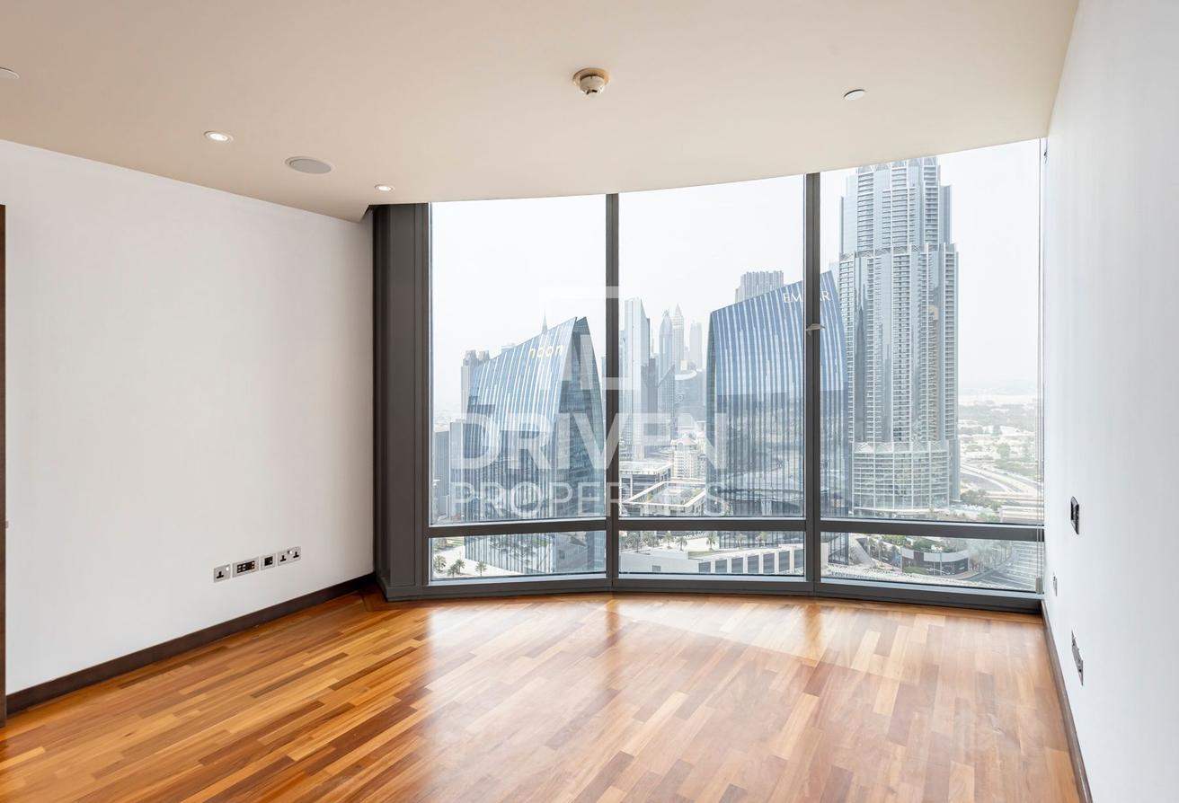 Huge Layout | Ready to Move in | Cityscape View photo 13