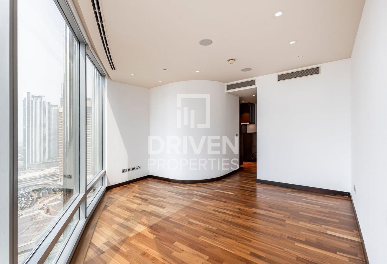 Huge Layout | Ready to Move in | Cityscape View photo 9