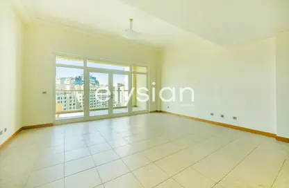 Apartment - 1 Bedroom - 2 Bathrooms for rent in Al Sarrood - Shoreline Apartments - Palm Jumeirah - Dubai