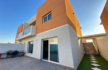 Villa - 3 Bedrooms - 4 Bathrooms for sale in Manazel Al Reef 2 - Al Samha - Abu Dhabi