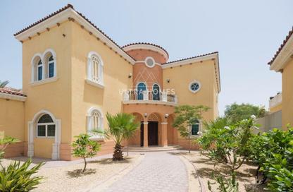Villa - 5 Bedrooms - 6 Bathrooms for sale in Jumeirah Park - Dubai Villa - 5 Bedrooms - 6 Bathrooms for sale in Jumeirah Park - Dubai