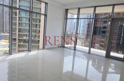 Apartment - 1 Bedroom - 2 Bathrooms for rent in Boulevard Crescent Tower 1 - BLVD Crescent - Downtown Dubai - Dubai