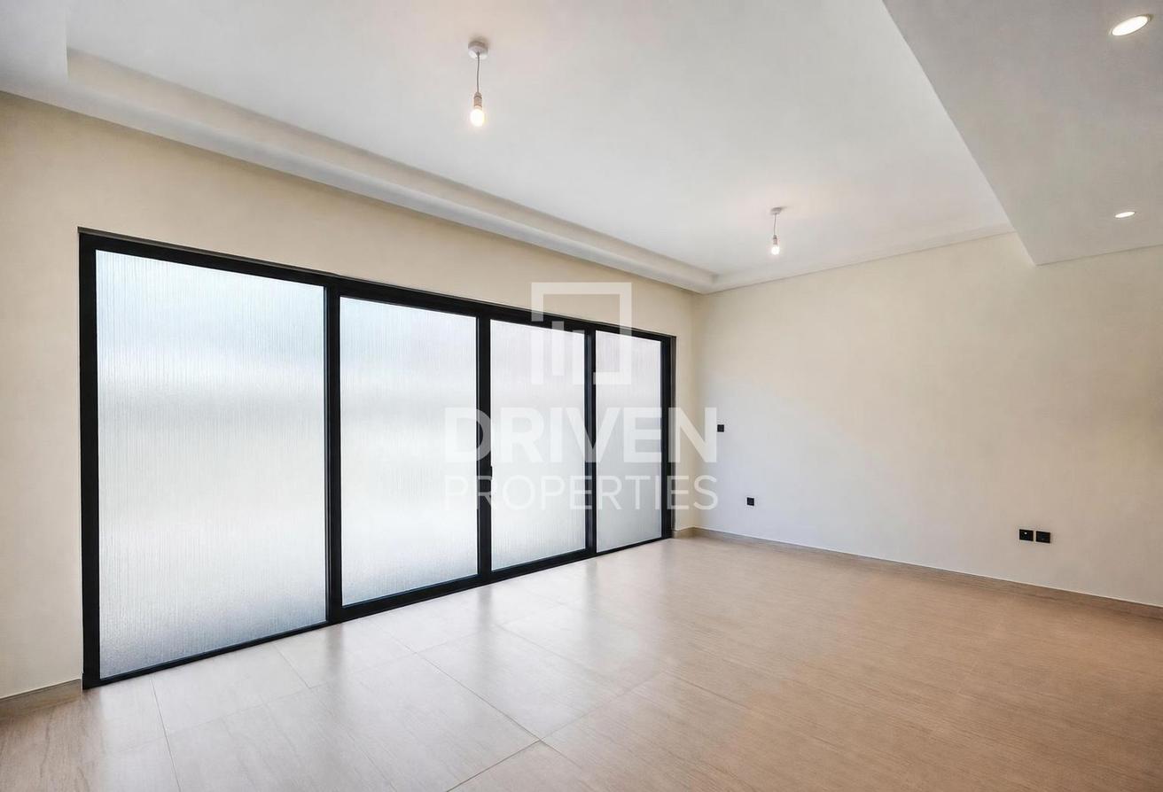 Large Garden | Branded New | Close to Amenities photo 4