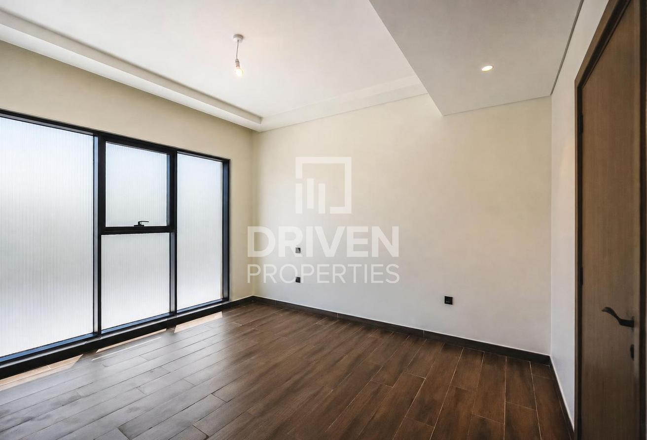 Large Garden | Branded New | Close to Amenities photo 8