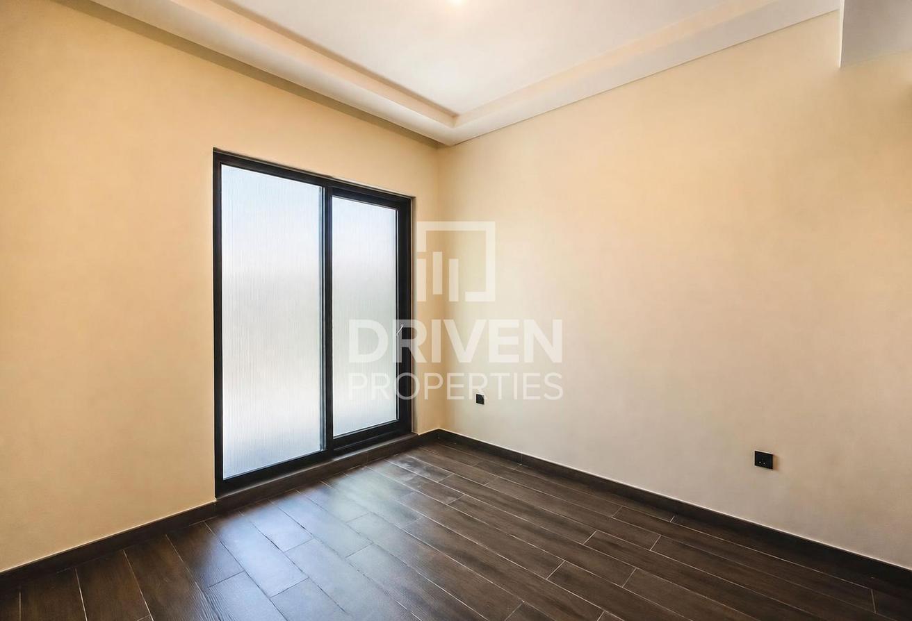 Large Garden | Branded New | Close to Amenities photo 9